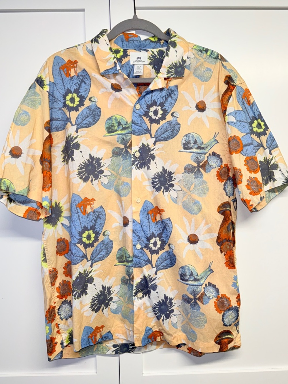 H&M Peach Floral Short-Sleeve Button-Up Shirt